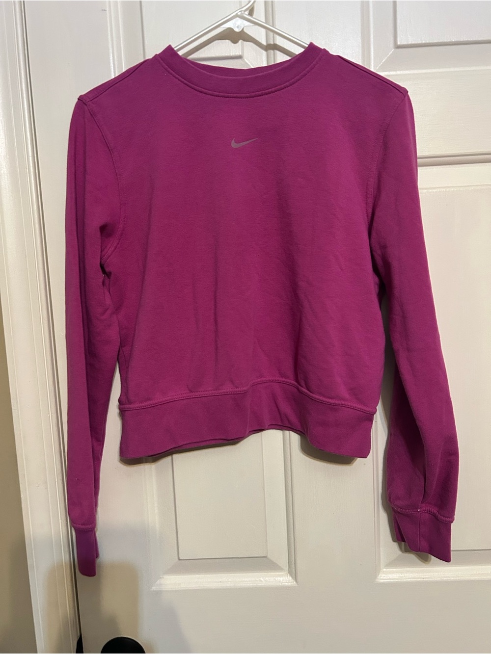 Nike dri fit sweatshirt women’s small